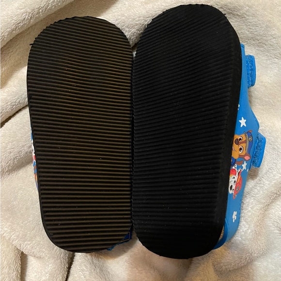 Paw Patrol kids sandals size 9/10 NWT - Picture 2 of 5